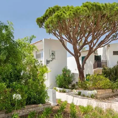 Villa Sleeps 4 With Air Con And Wifi